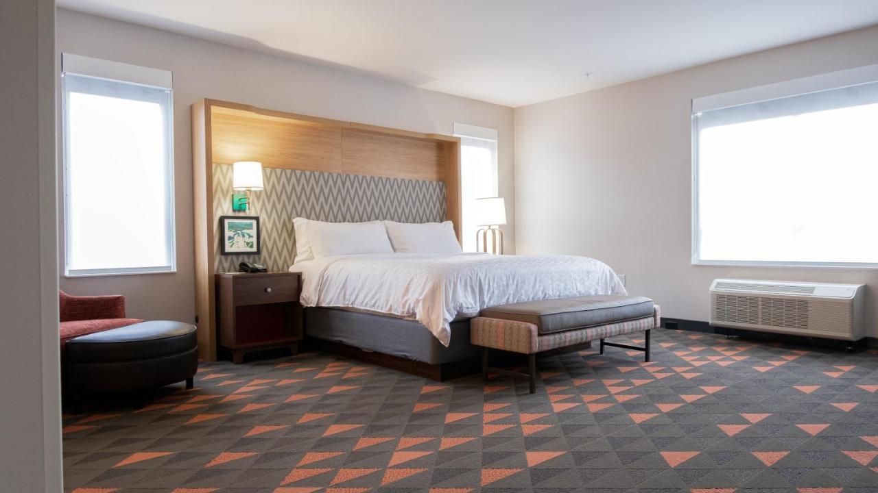 Holiday Inn & Suites Philadelphia W - Drexel Hill, An Ihg Hotel Exterior foto
